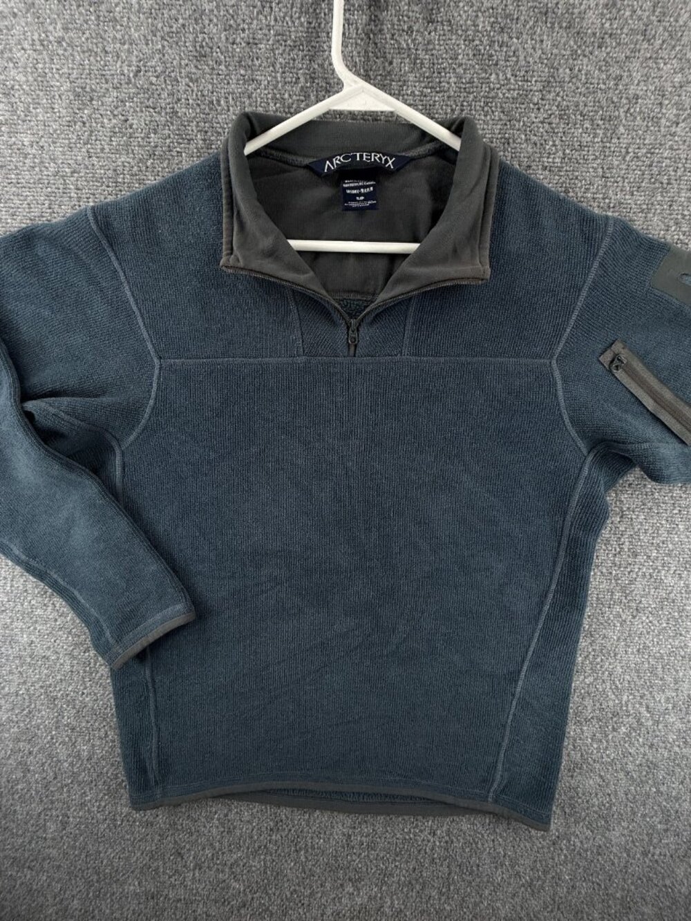 Arc'teryx Covert Zip Neck Blue Polyester Small Men Fleece Jacket Designer Solid